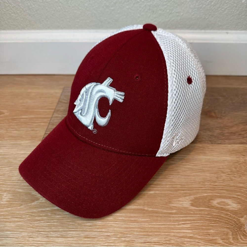 Zephyr Men’s Size M/L Maroon White Fitted Hat